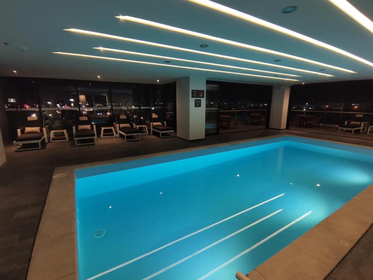 Ramada Encore By Wyndham Monterrey Apodaca Zona Aeropuerto מראה חיצוני תמונה