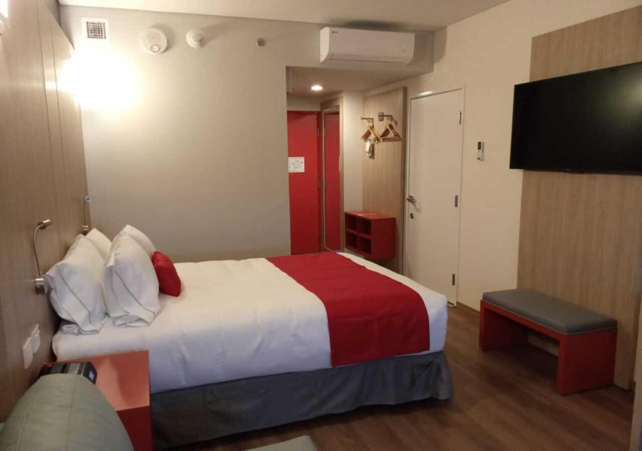 Ramada Encore By Wyndham Monterrey Apodaca Zona Aeropuerto מראה חיצוני תמונה